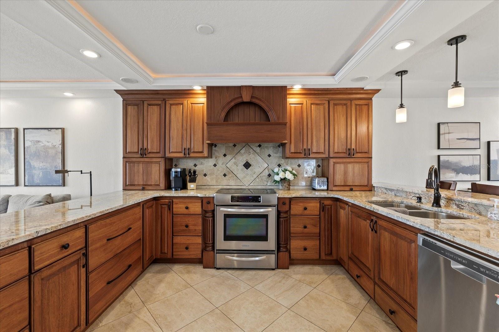Image 9 of 55 For 4550 Bay Boulevard 1231