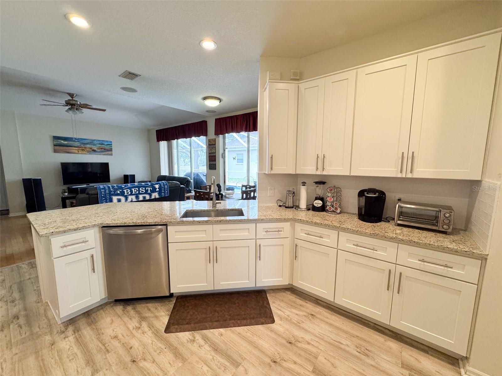 Image 10 of 58 For 1121 Riveredge Drive