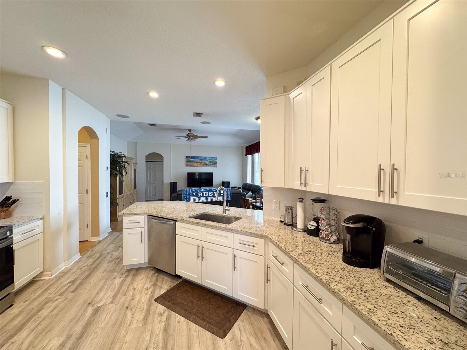 Image 11 of 58 For 1121 Riveredge Drive