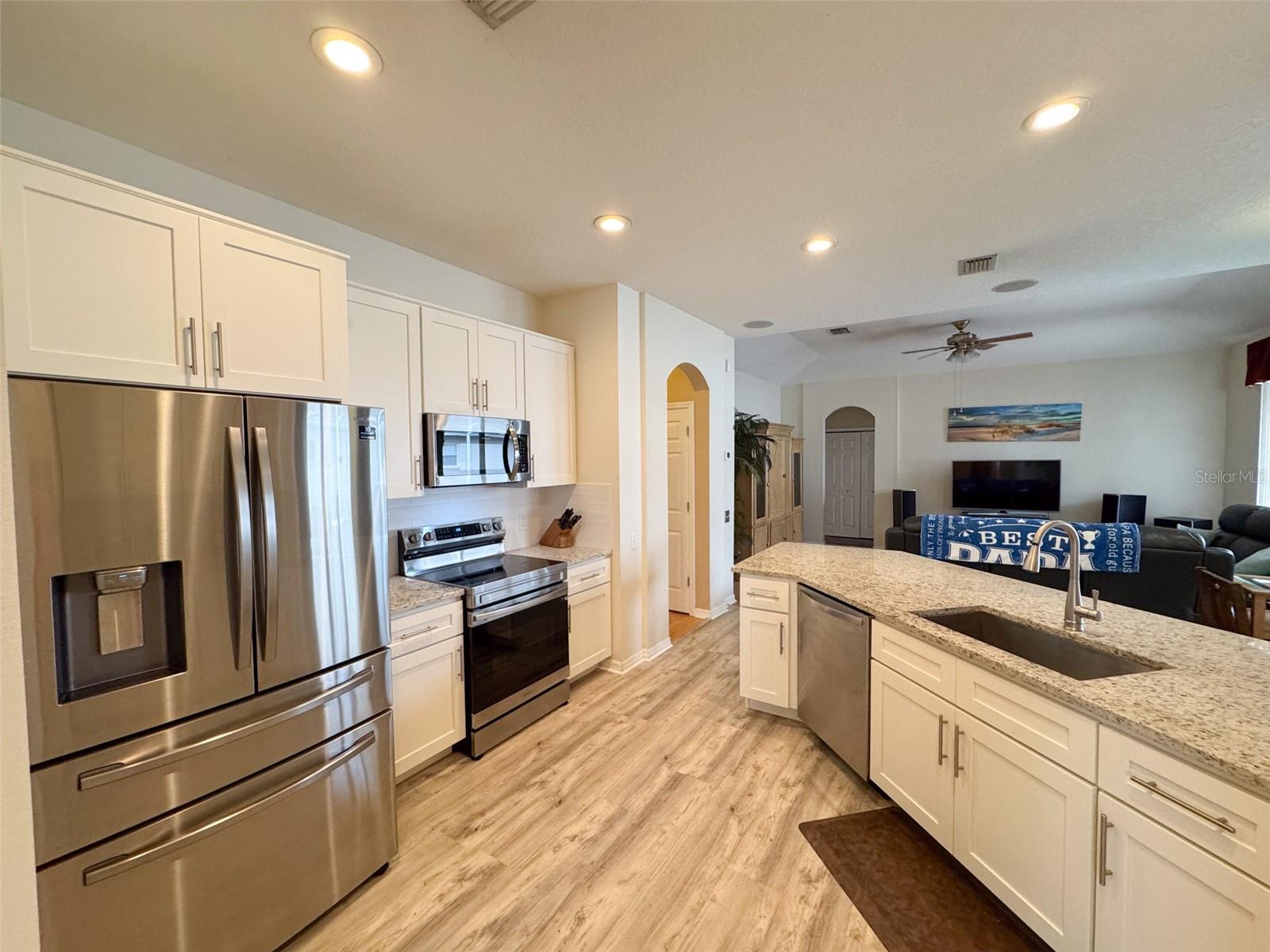 Image 13 of 58 For 1121 Riveredge Drive