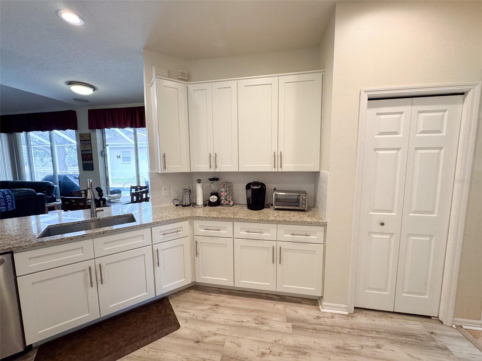 Image 17 of 58 For 1121 Riveredge Drive