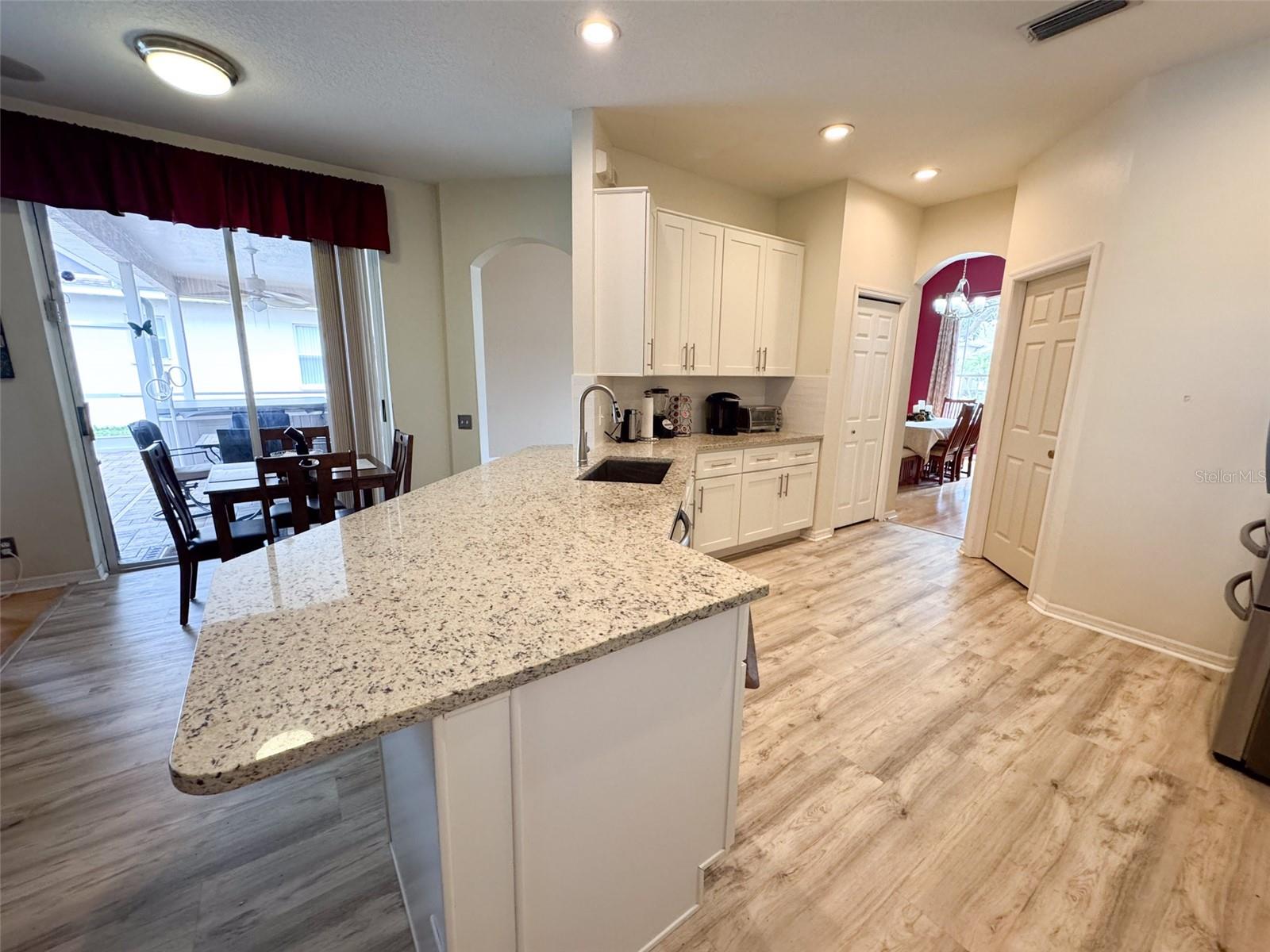 Image 19 of 58 For 1121 Riveredge Drive