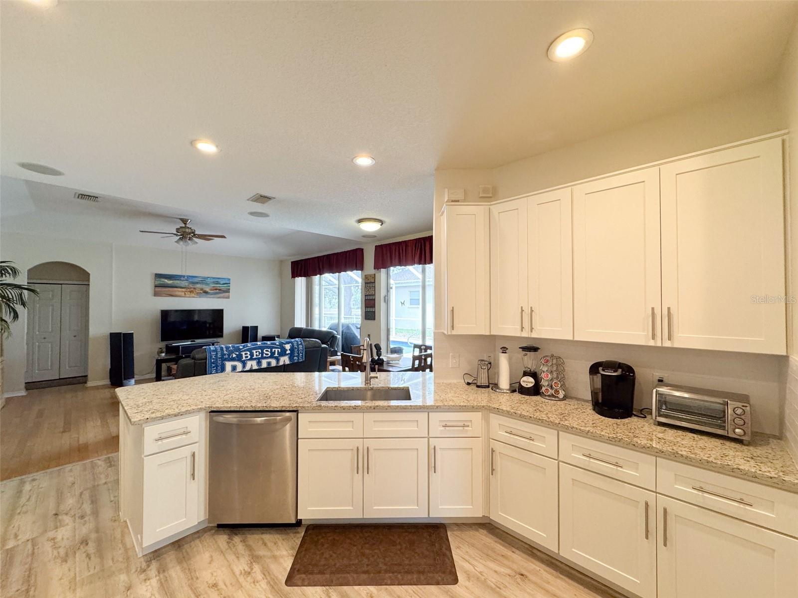 Image 21 of 58 For 1121 Riveredge Drive
