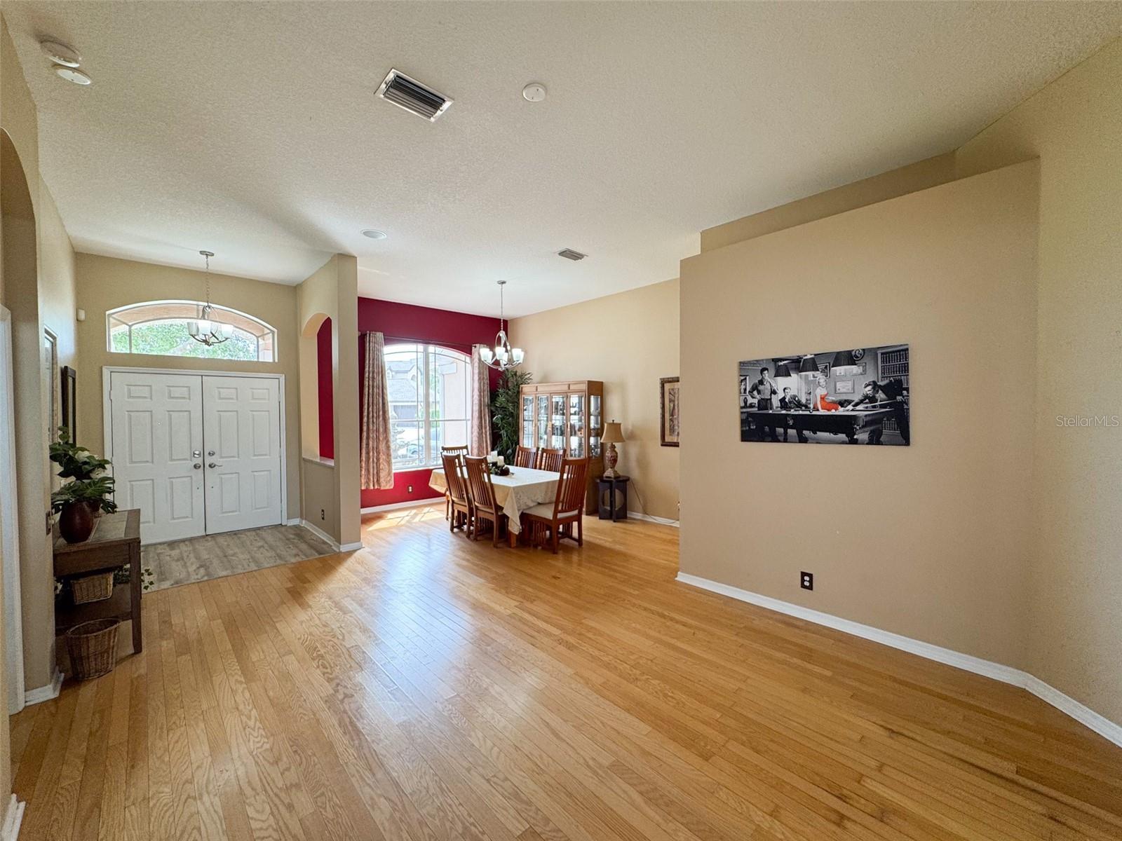 Image 26 of 58 For 1121 Riveredge Drive