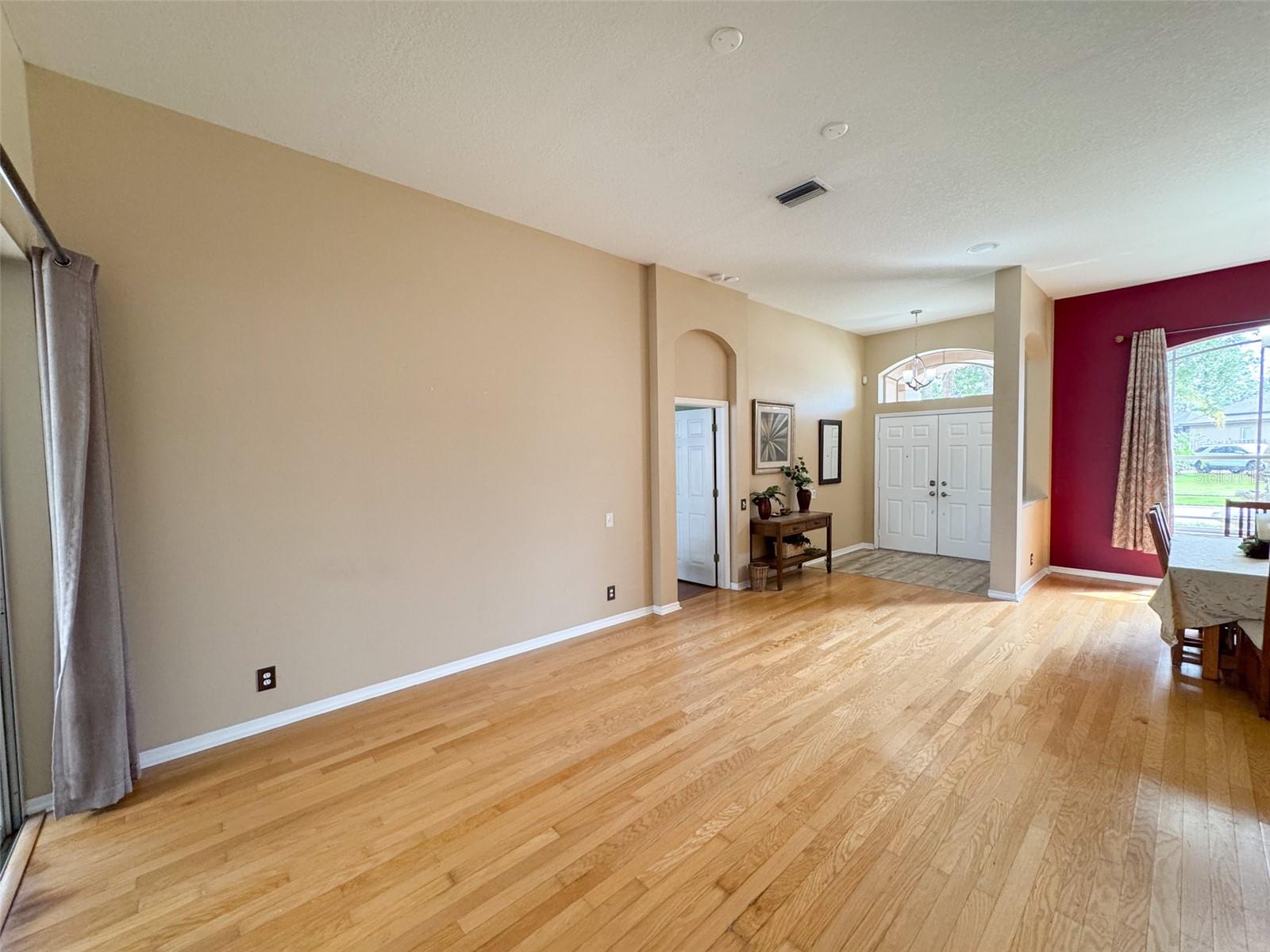 Image 28 of 58 For 1121 Riveredge Drive