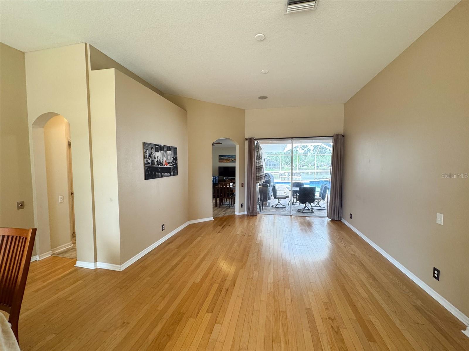 Image 33 of 58 For 1121 Riveredge Drive