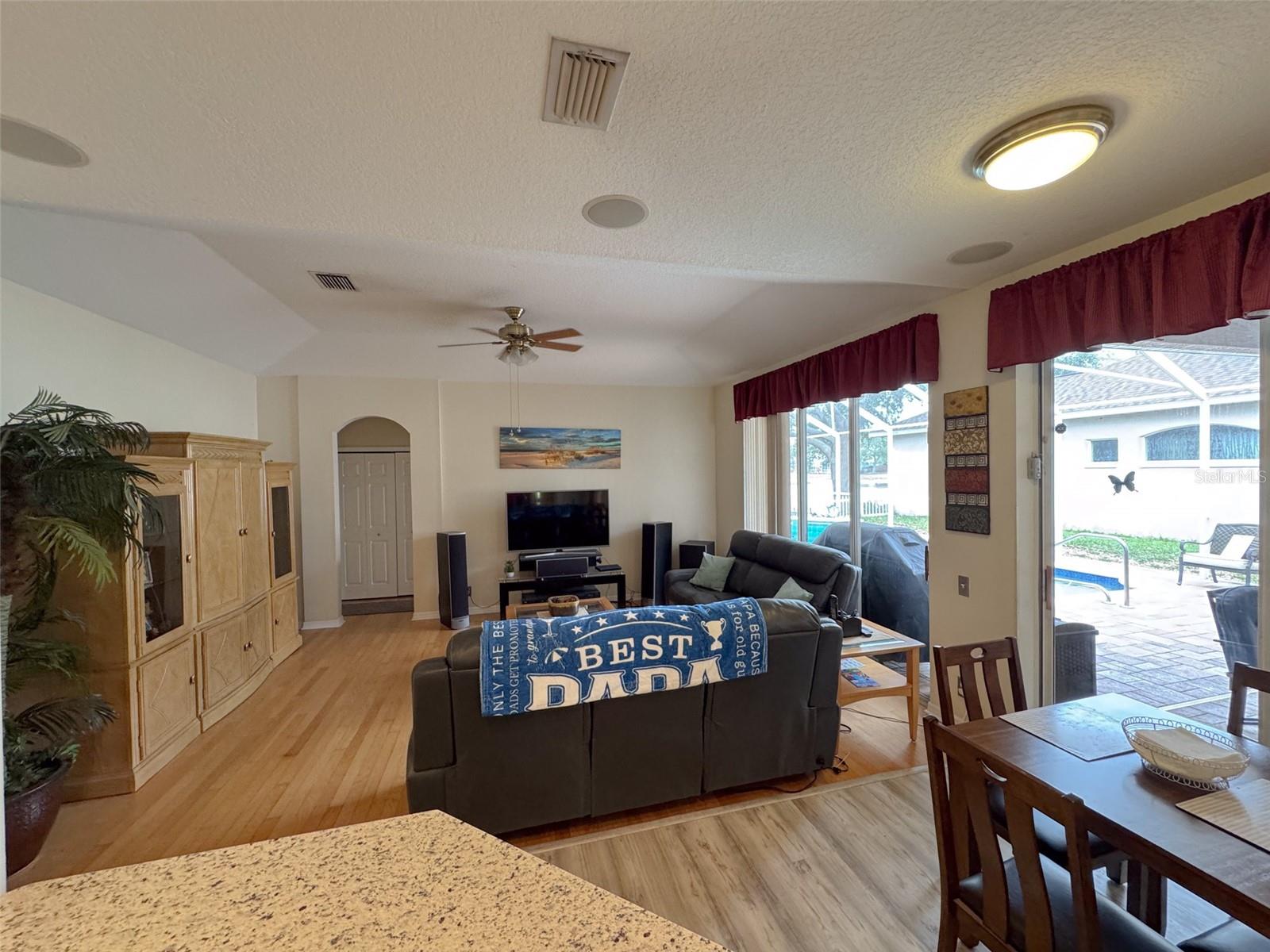 Image 36 of 58 For 1121 Riveredge Drive