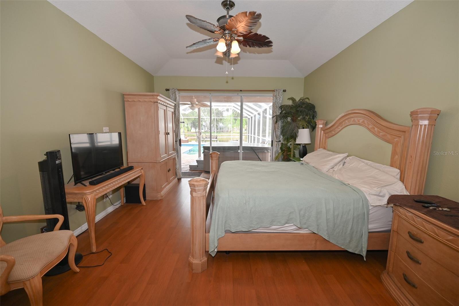 Image 38 of 58 For 1121 Riveredge Drive