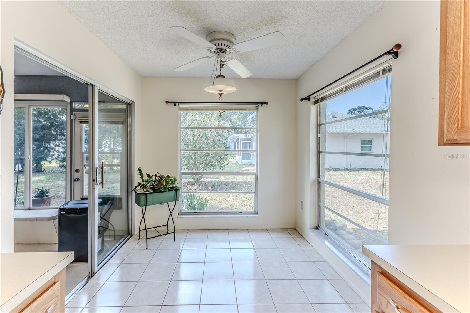 Listing photo id 13 for 6172 Prestwick Court