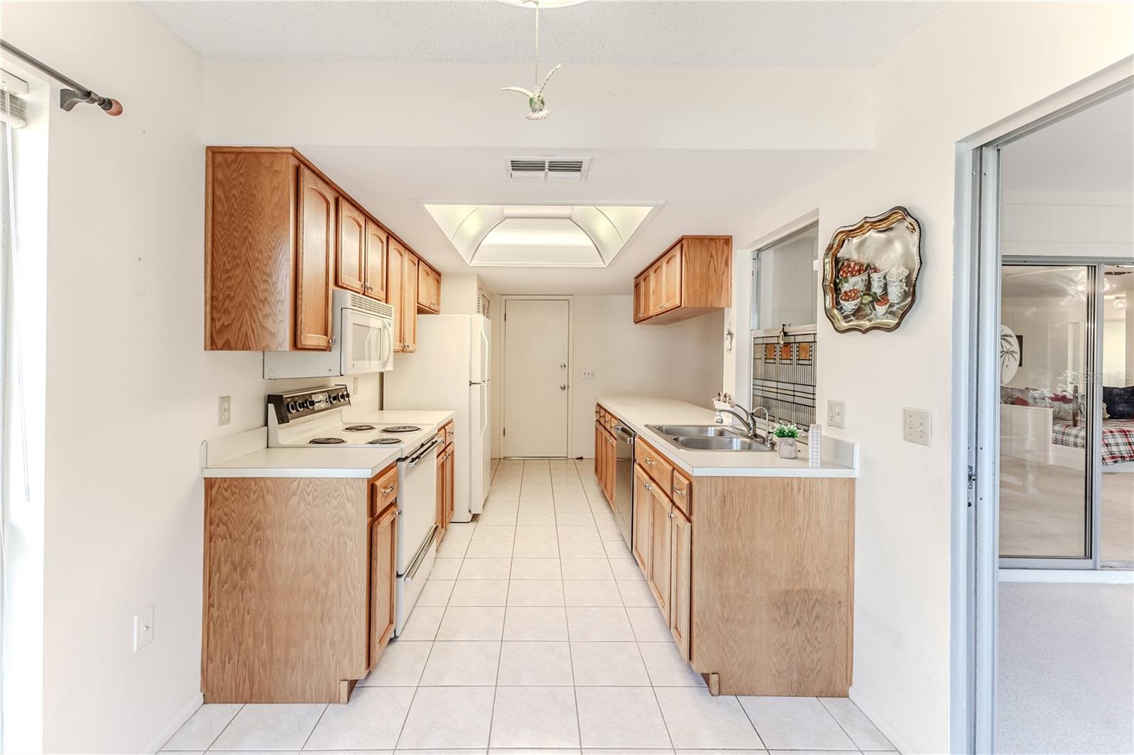 Listing photo id 14 for 6172 Prestwick Court