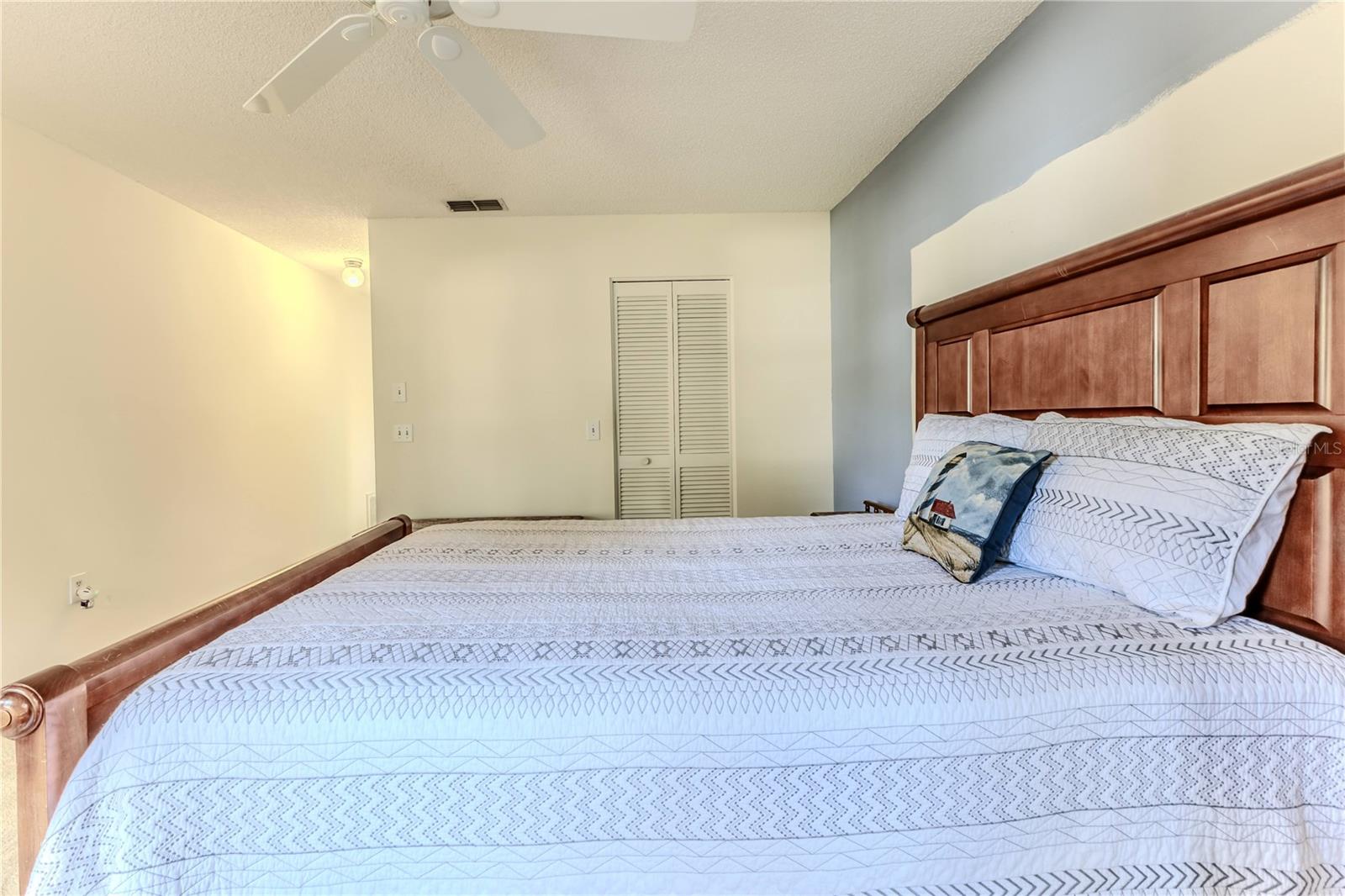 Listing photo id 20 for 6172 Prestwick Court
