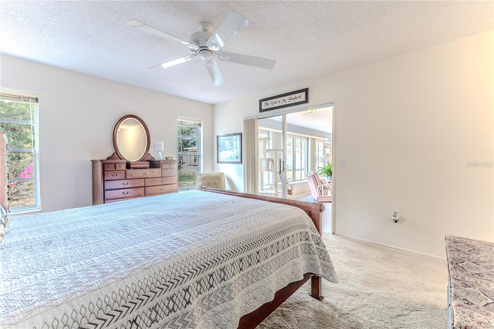 Listing photo id 21 for 6172 Prestwick Court