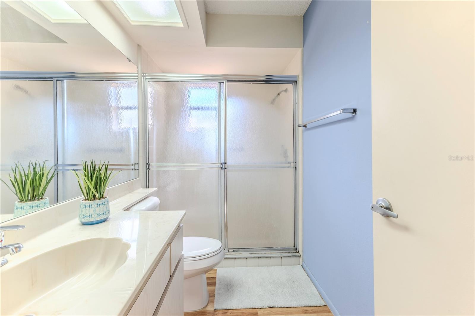 Listing photo id 24 for 6172 Prestwick Court