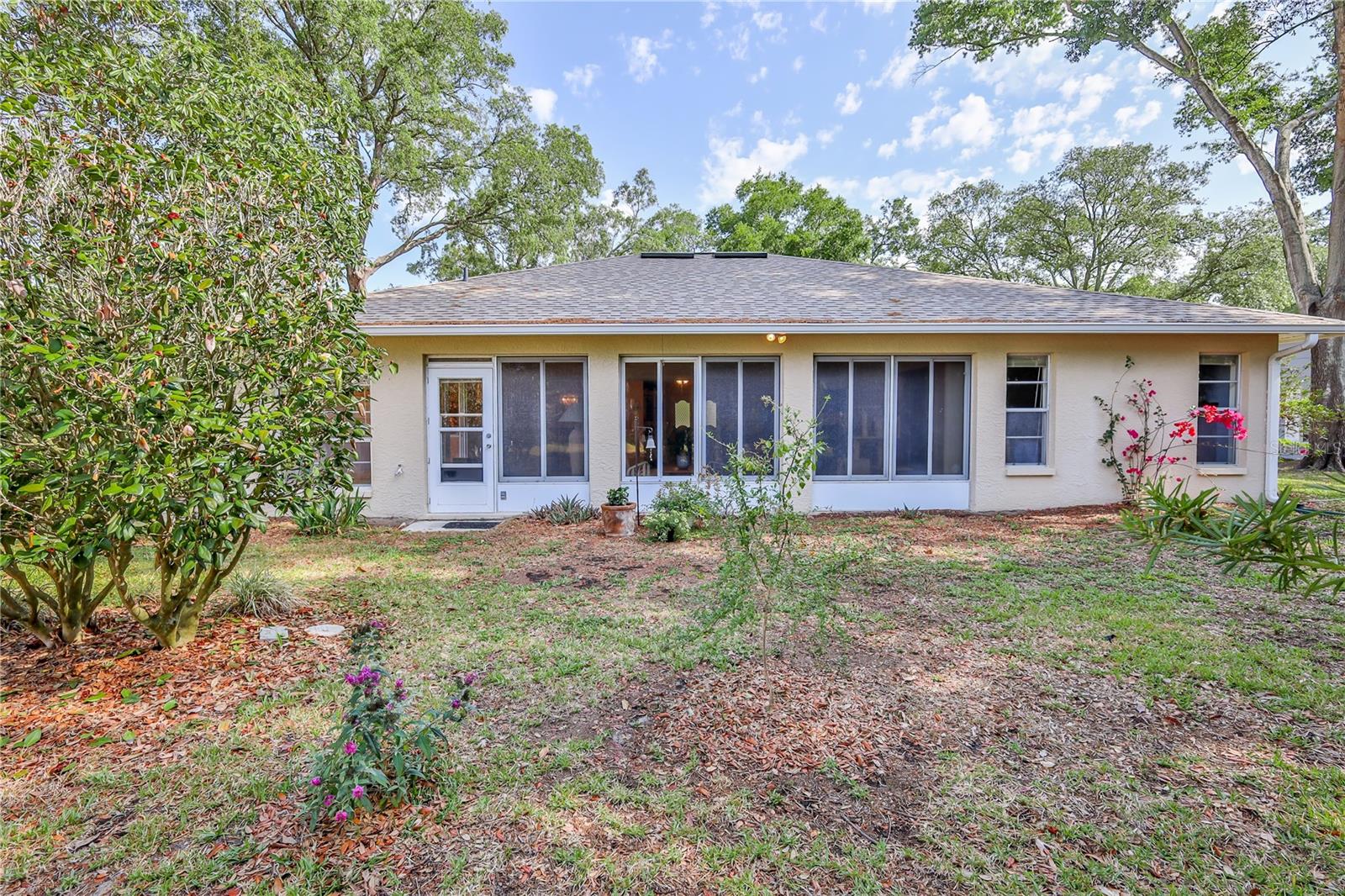 Listing photo id 33 for 6172 Prestwick Court