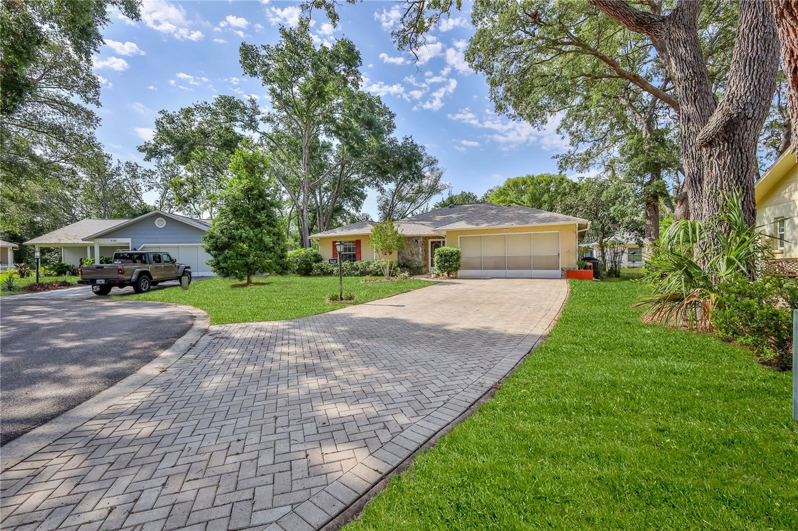 Listing photo id 35 for 6172 Prestwick Court