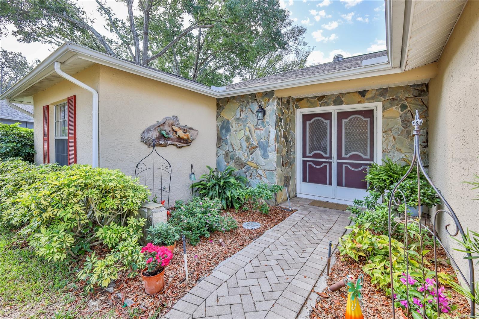 Listing photo id 3 for 6172 Prestwick Court