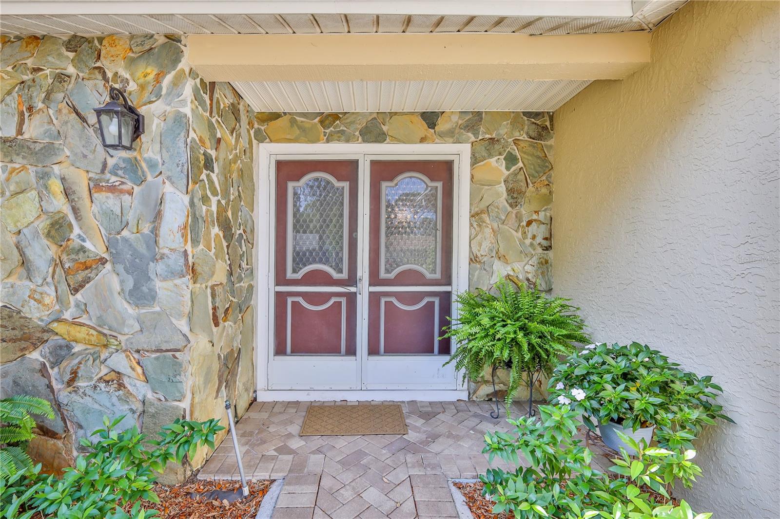 Listing photo id 4 for 6172 Prestwick Court