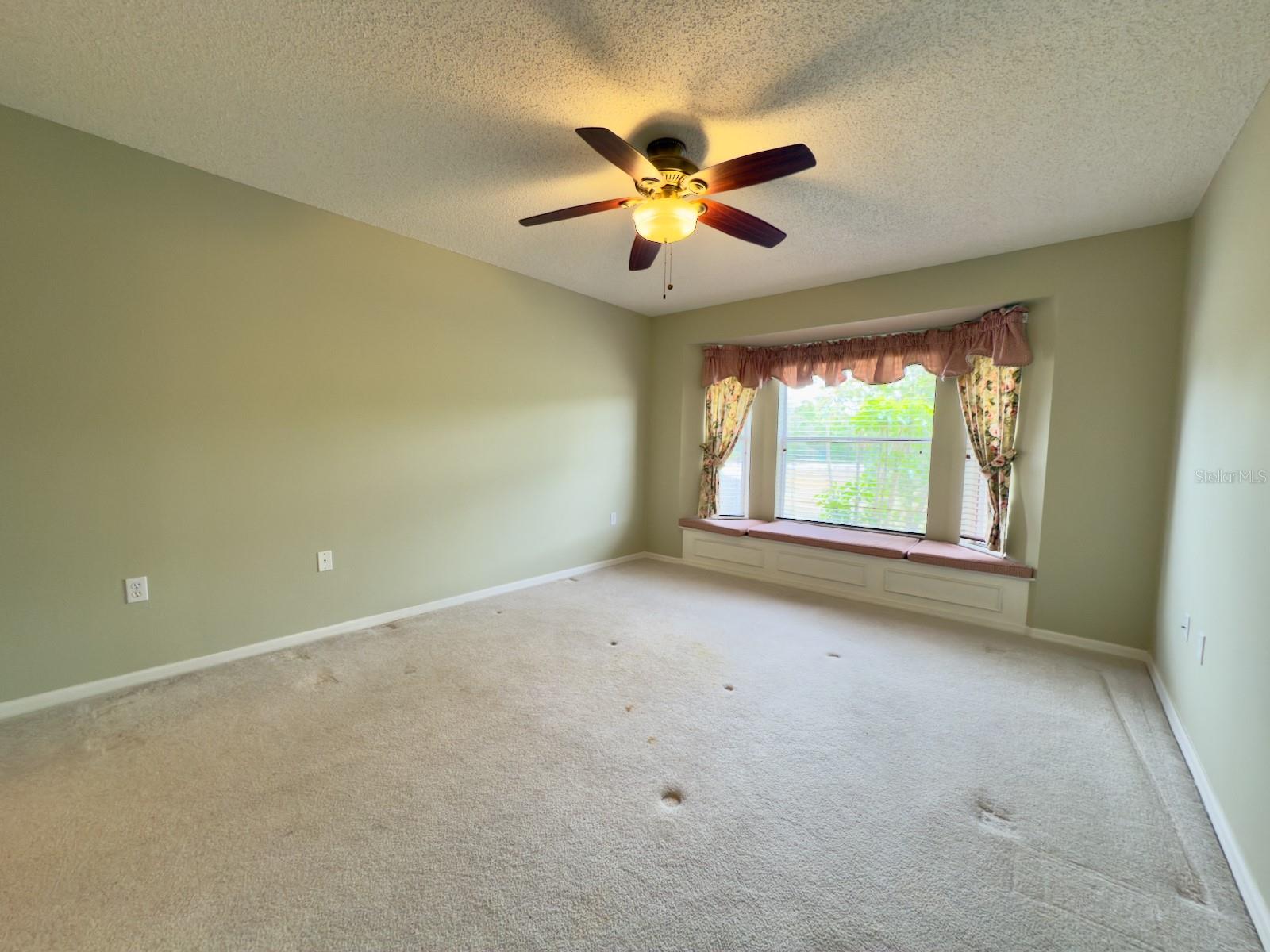 Image 19 of 62 For 18418 Bent Pine Drive