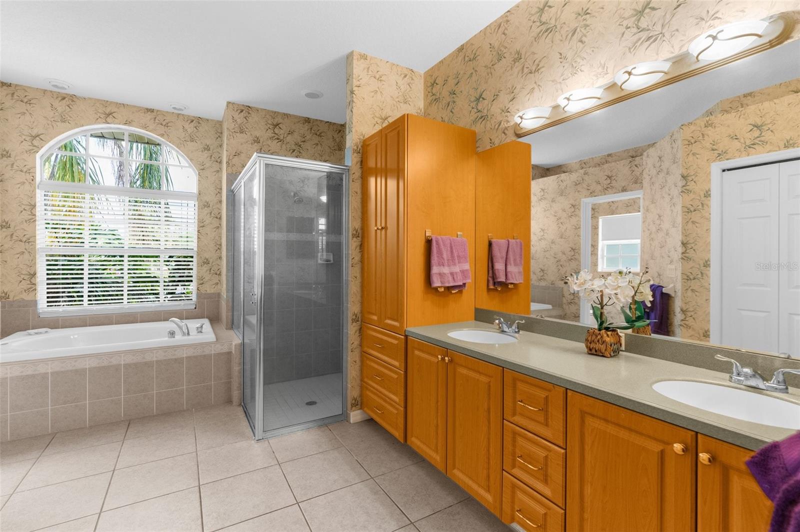 Image 14 of 23 For 11443 Marsh Creek Court