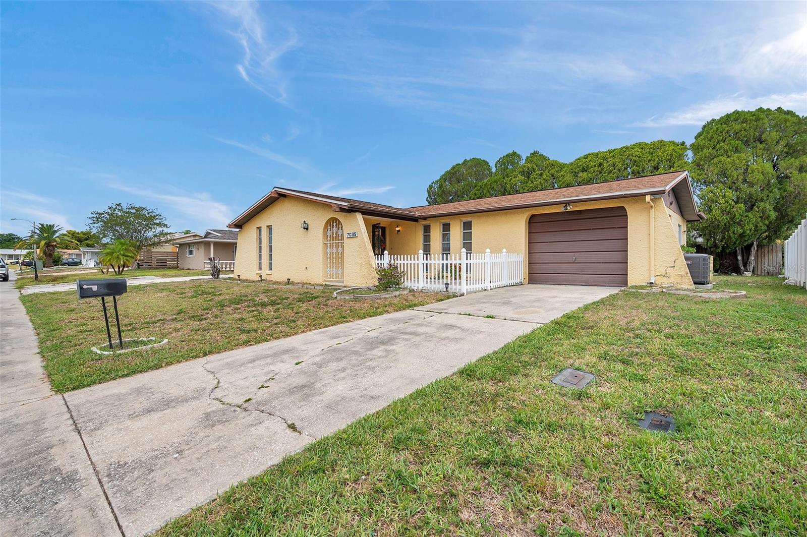 Image 4 of 65 For 7035 Cutty Sark Drive