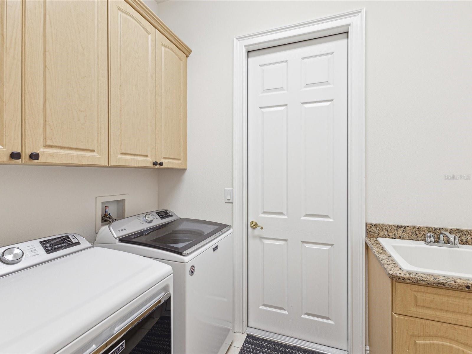 Image 10 of 82 For 10187 Holly Berry Drive