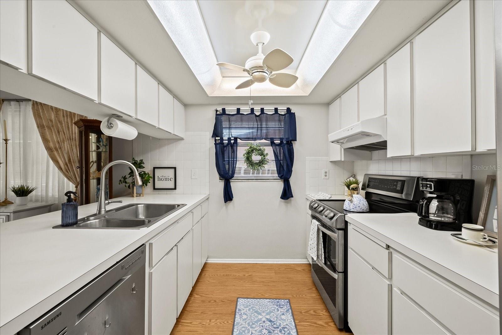 Image 4 of 48 For 3534 Cockatoo Drive