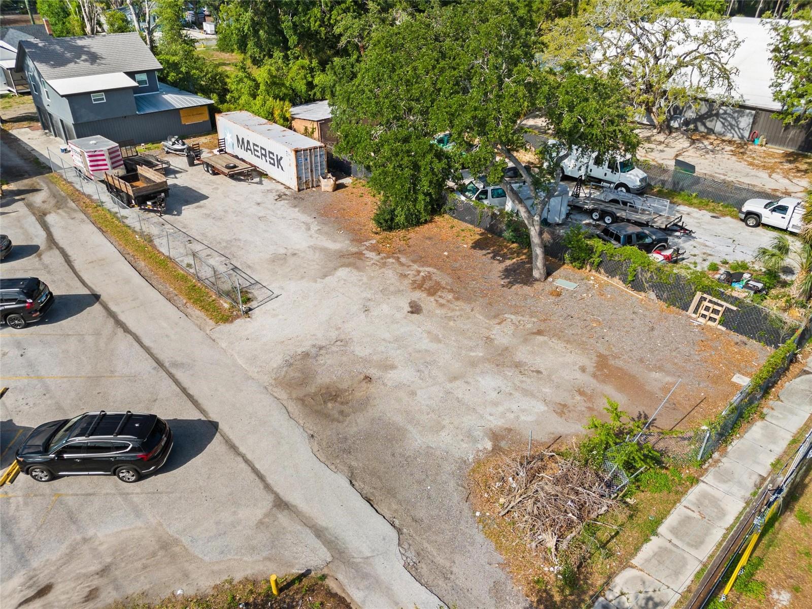 Image 10 of 33 For 419 Pinellas Avenue