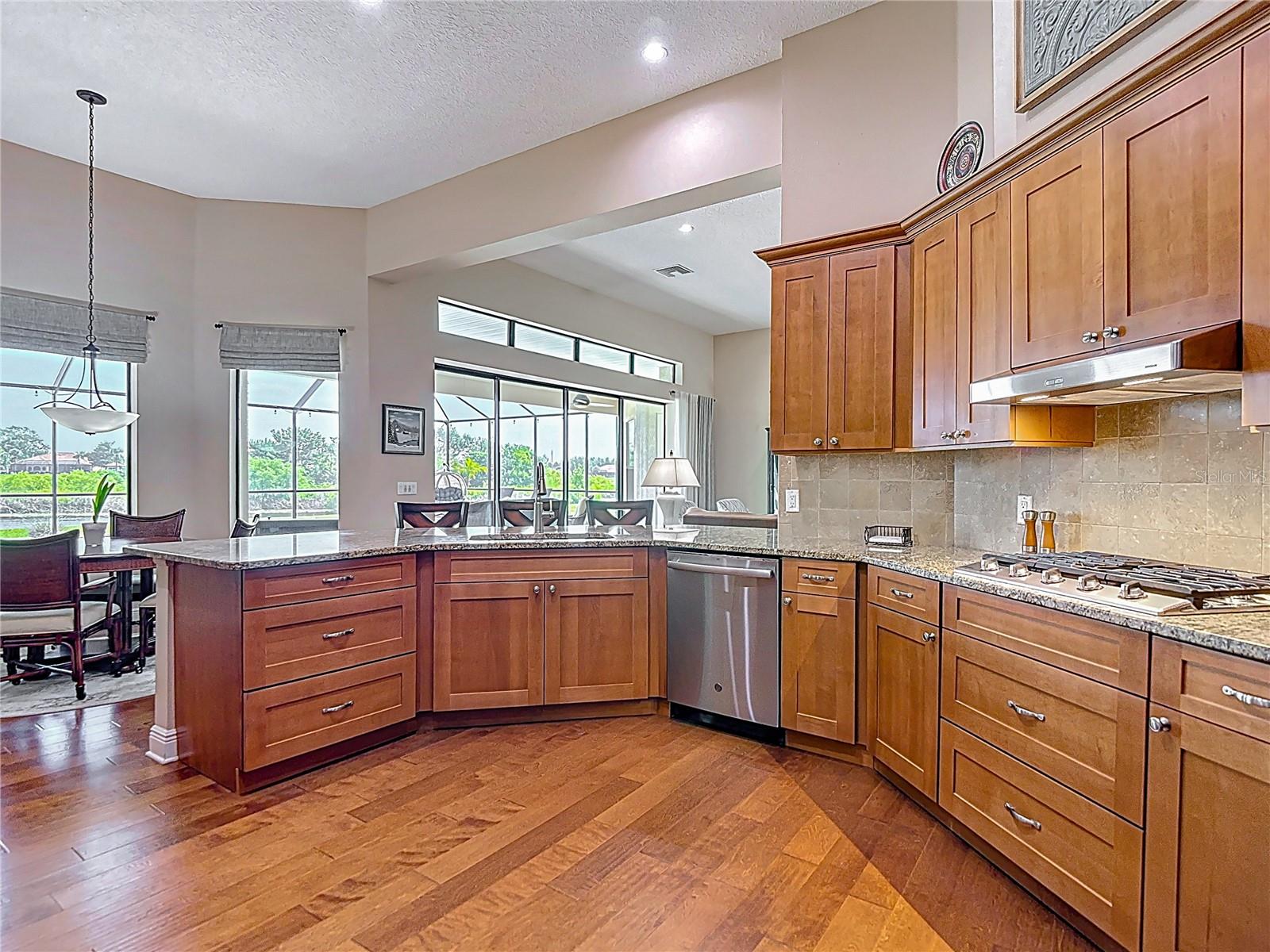 Image 31 of 84 For 9125 Palm Beach Drive