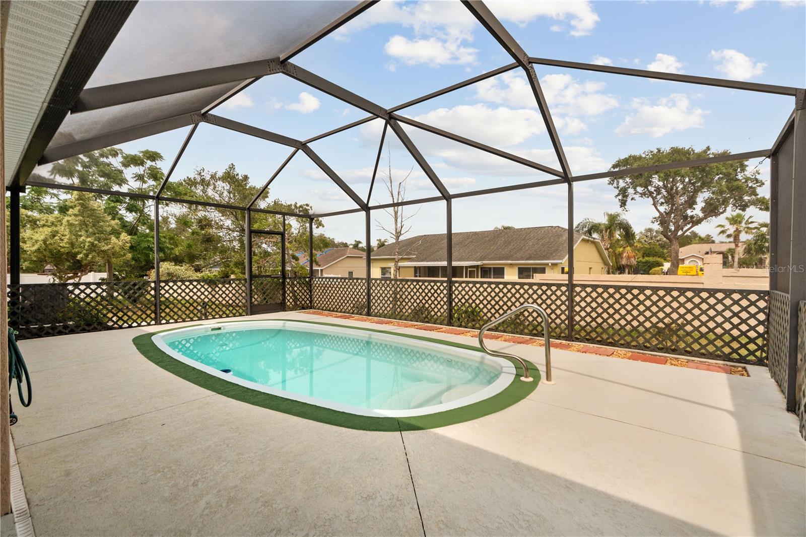 Image 3 of 28 For 18710 Dobson Drive