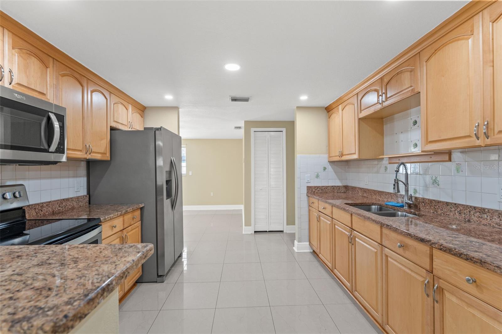 Image 44 of 66 For 713 715 Fribley Street