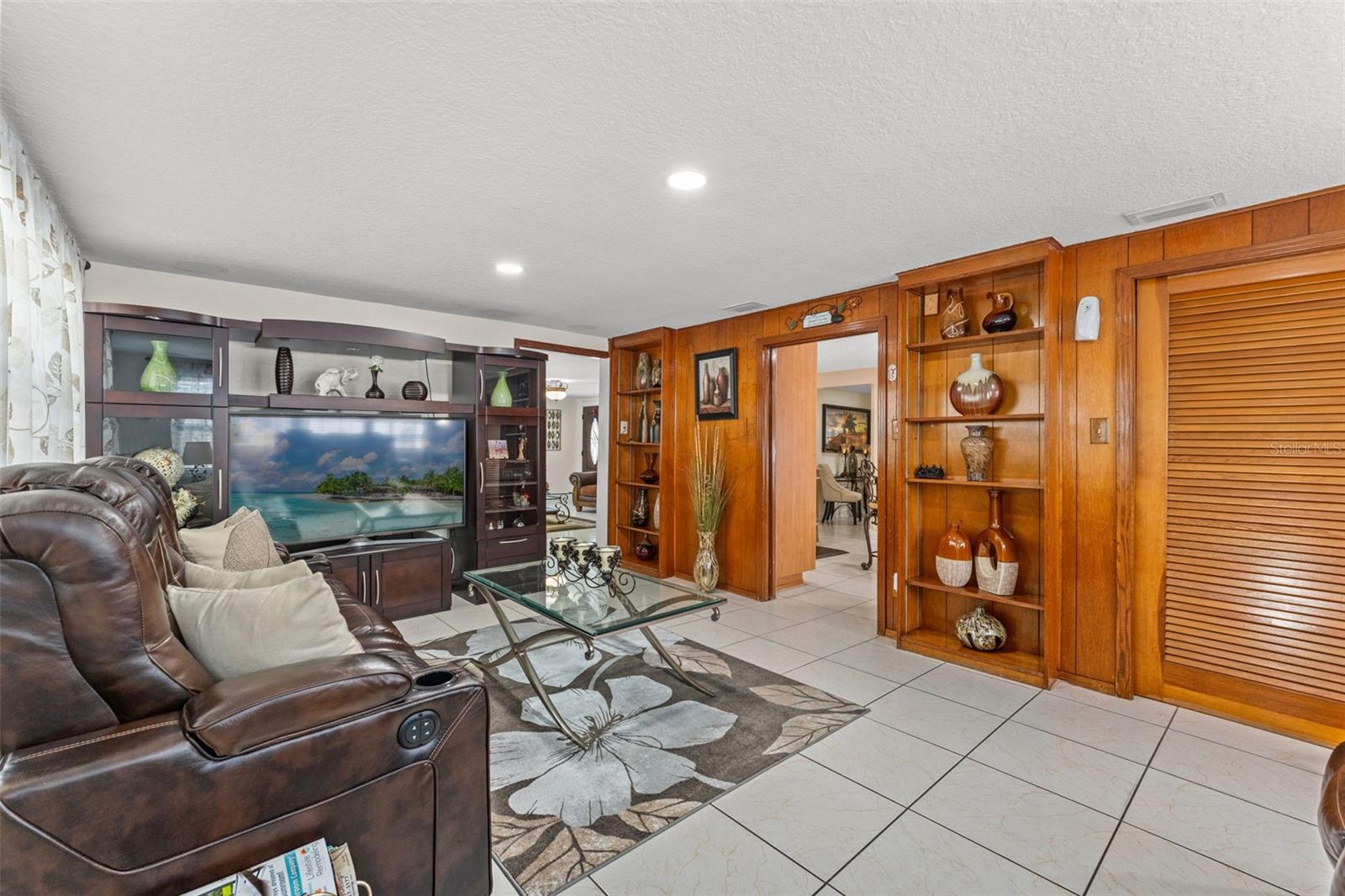Image 7 of 66 For 713 715 Fribley Street
