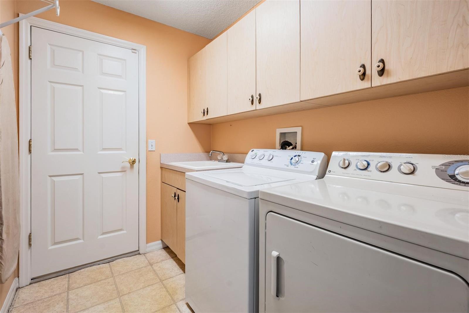 Image 20 of 49 For 1053 Winding Willow Drive