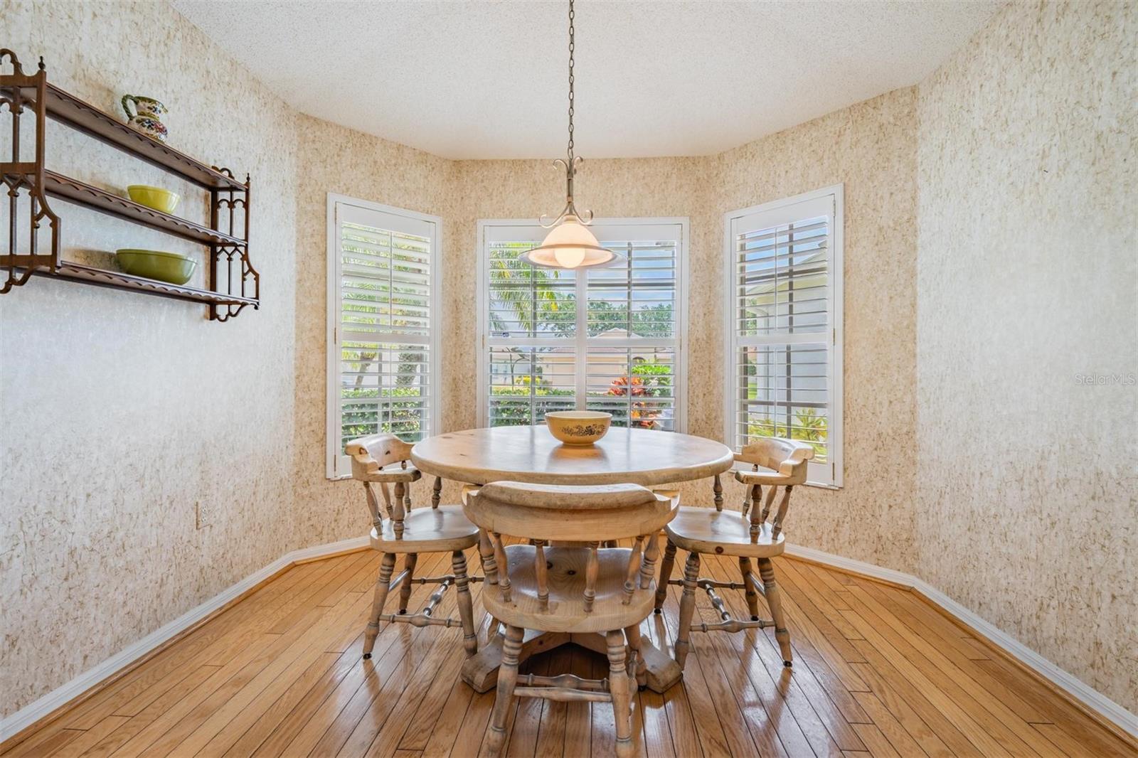 Image 4 of 49 For 1053 Winding Willow Drive