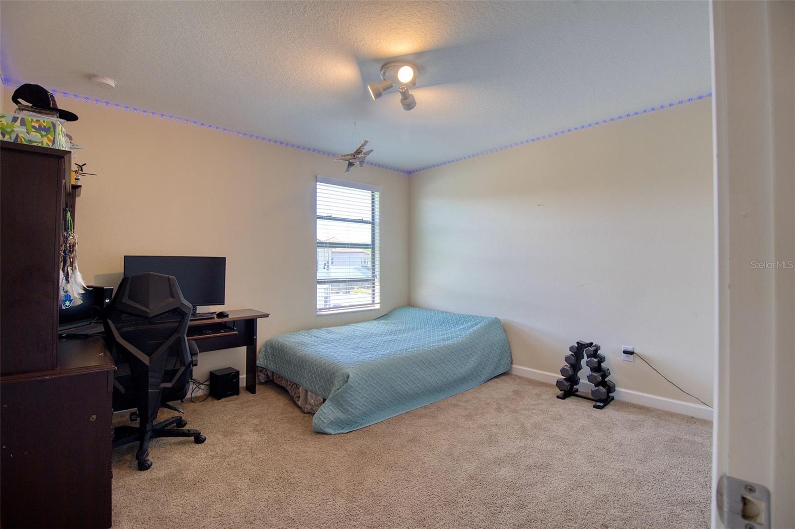Image 28 of 95 For 19082 Umberland Place