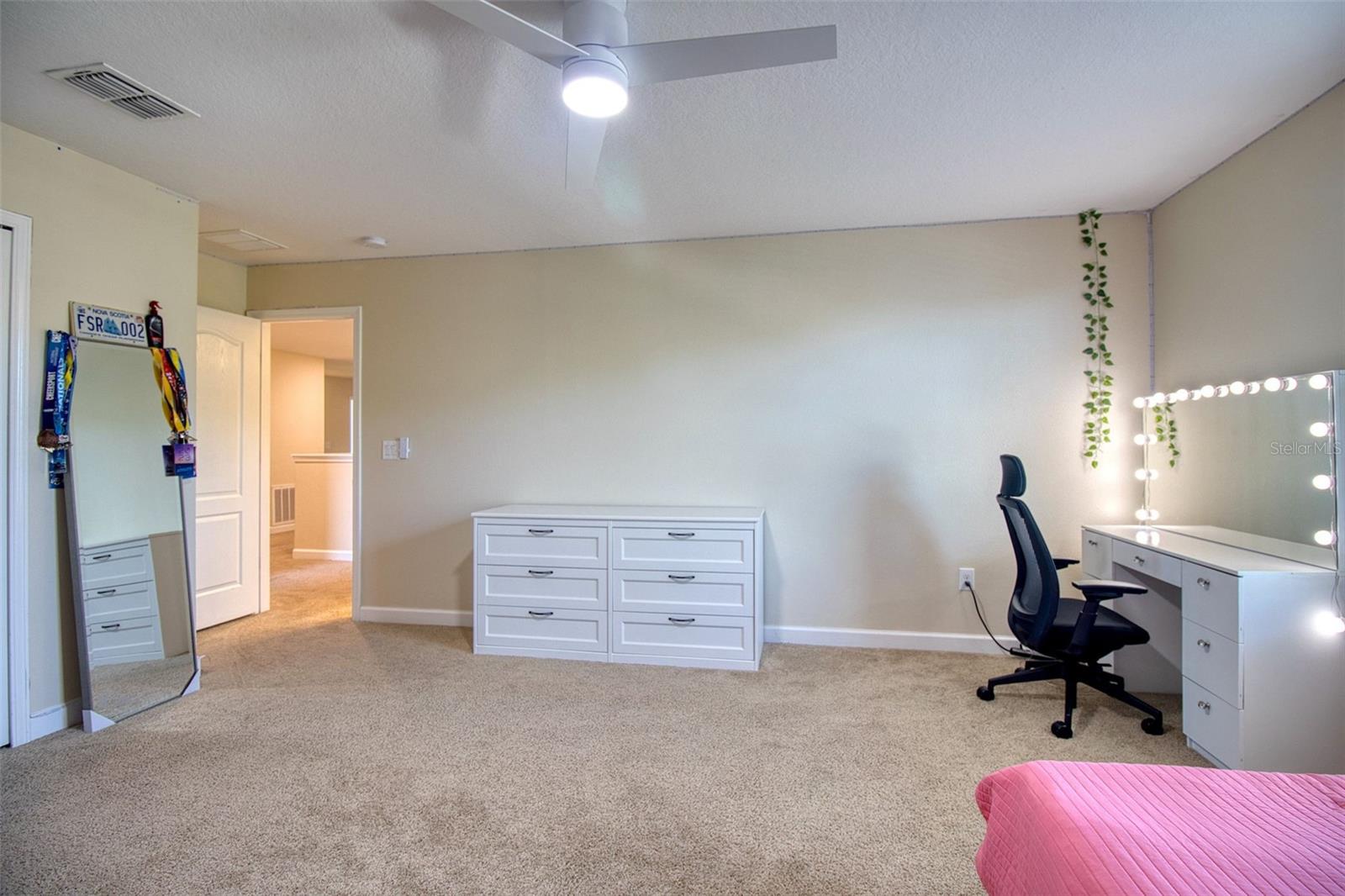 Image 33 of 95 For 19082 Umberland Place