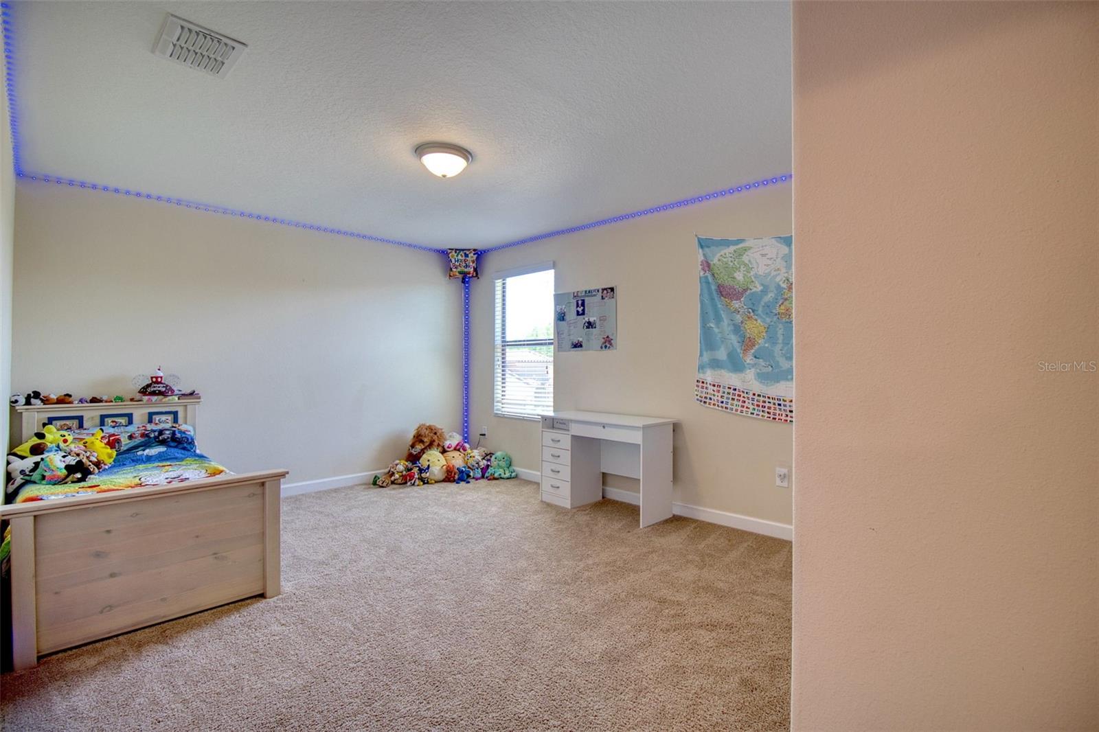 Image 36 of 95 For 19082 Umberland Place