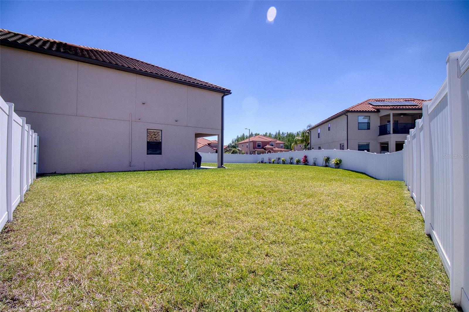 Image 49 of 95 For 19082 Umberland Place