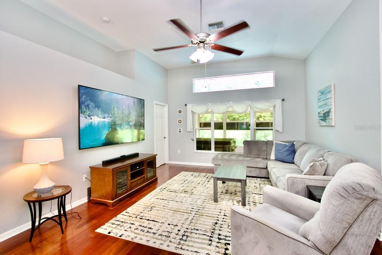 Image 17 of 33 For 1723 Cortleigh Drive