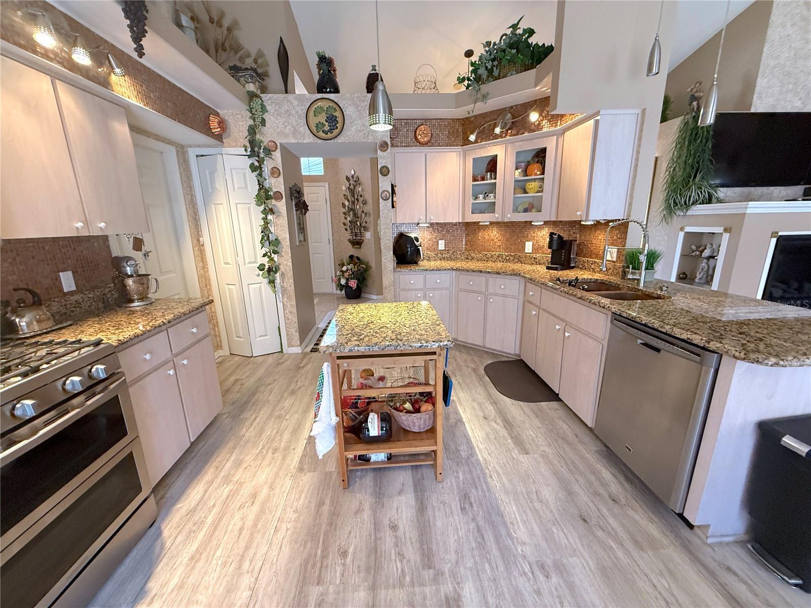 Image 10 of 41 For 9311 Haas Drive