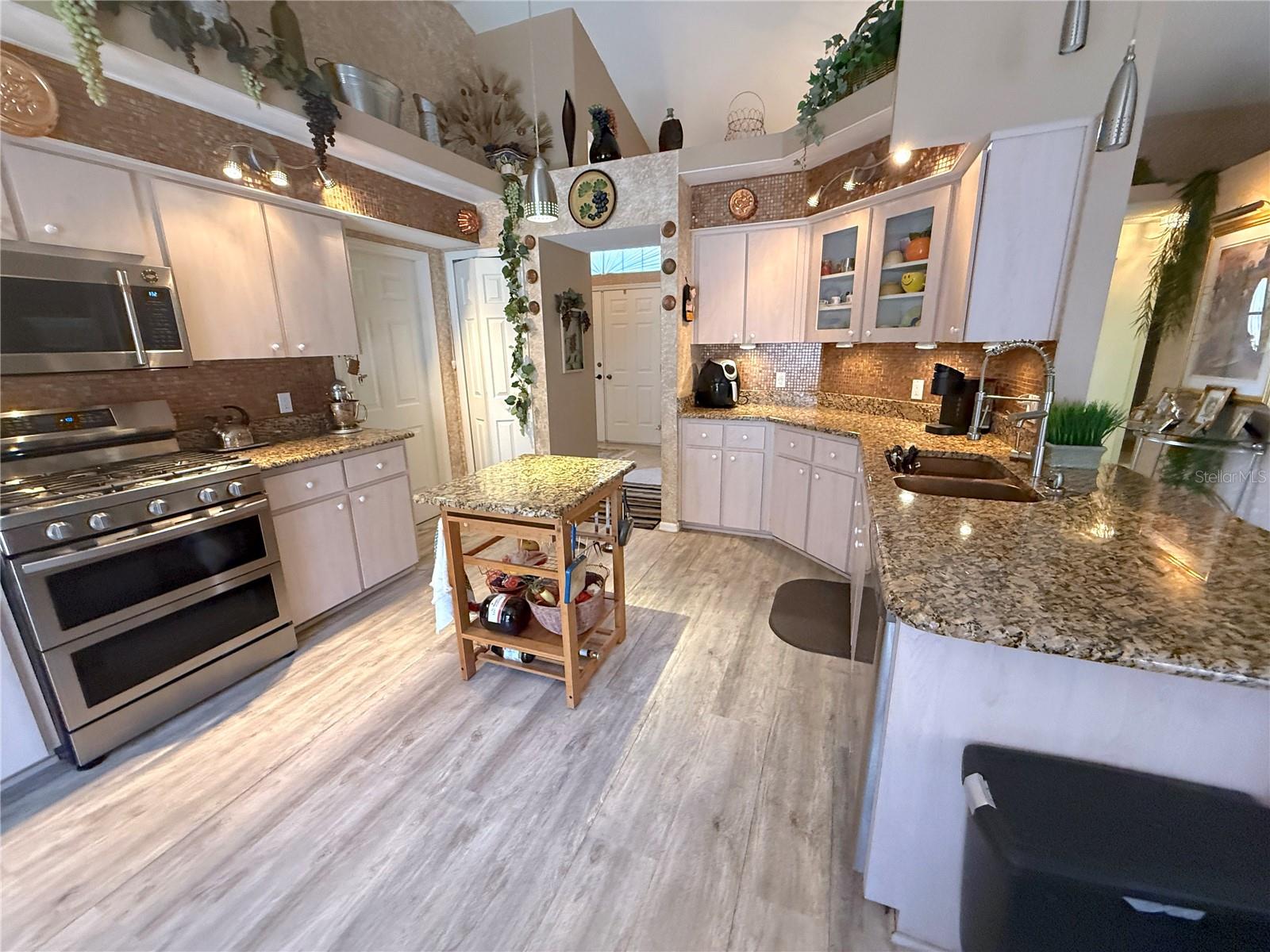 Image 7 of 41 For 9311 Haas Drive