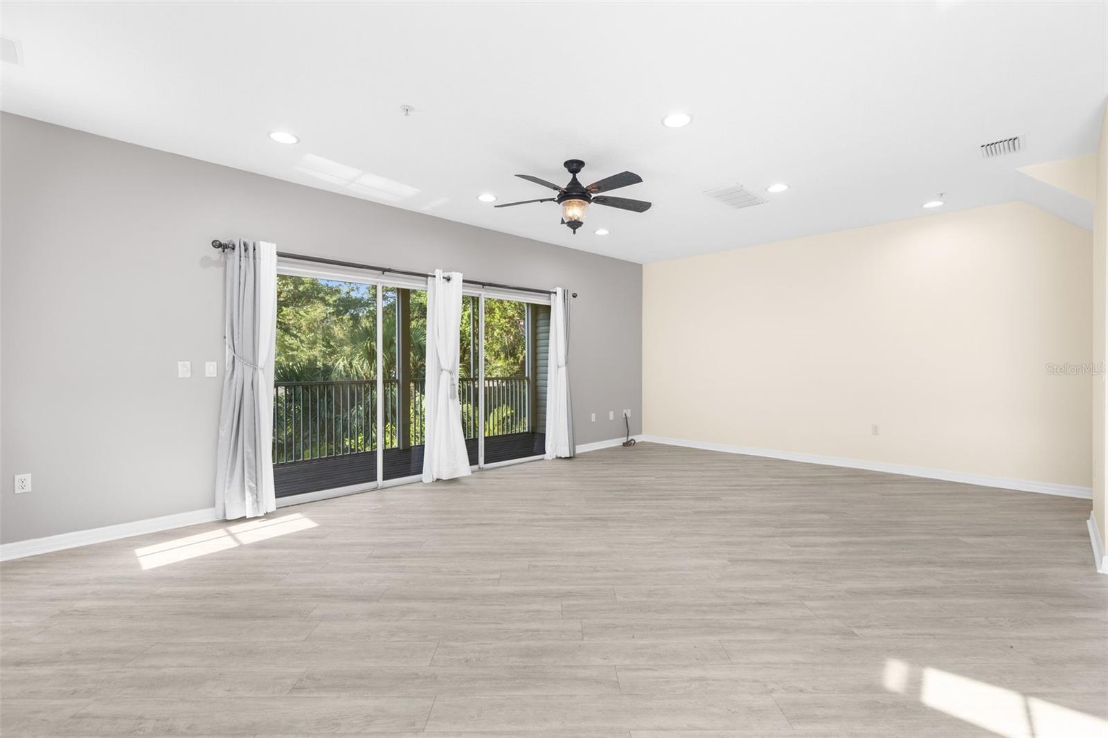 Image 7 of 44 For 3119 Oyster Bayou Way