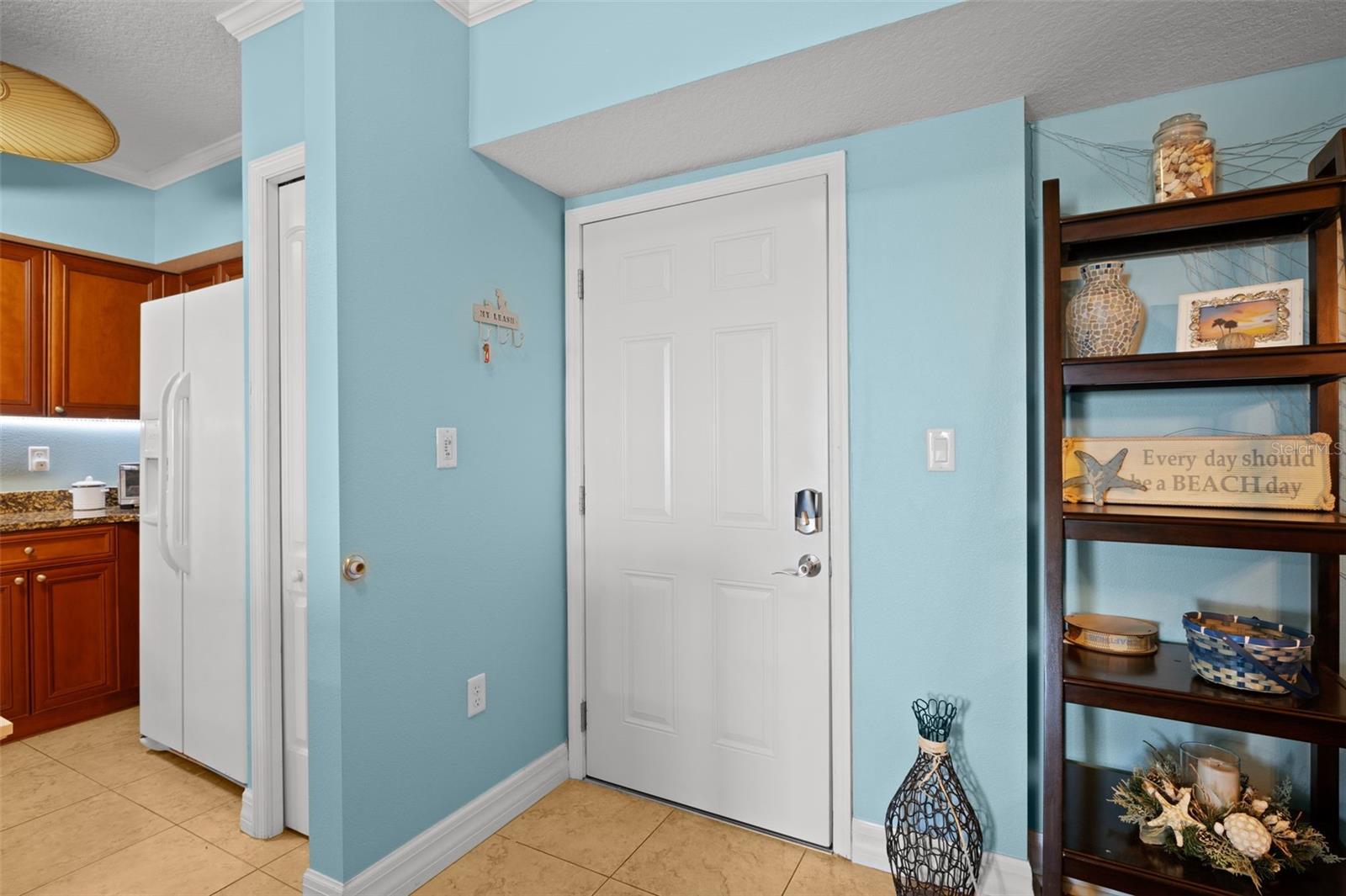 Image 15 of 27 For 4516 Seagull Drive 406