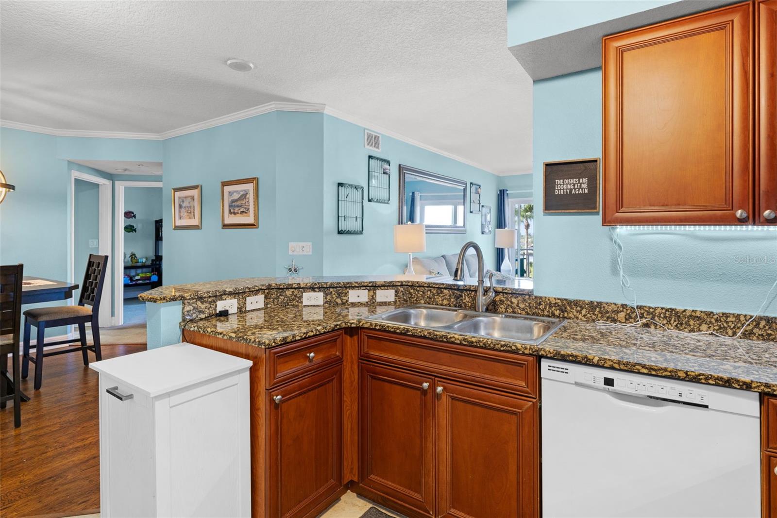 Image 18 of 27 For 4516 Seagull Drive 406