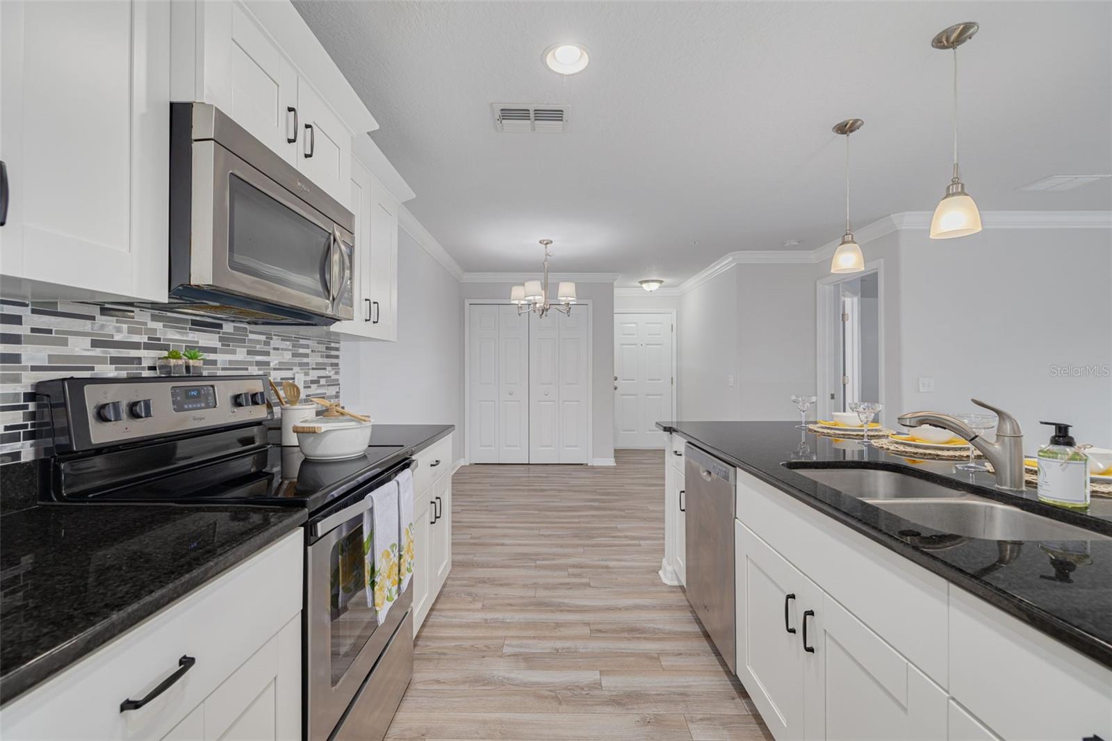 Image 10 of 68 For 5041 Royal Palms Way 203