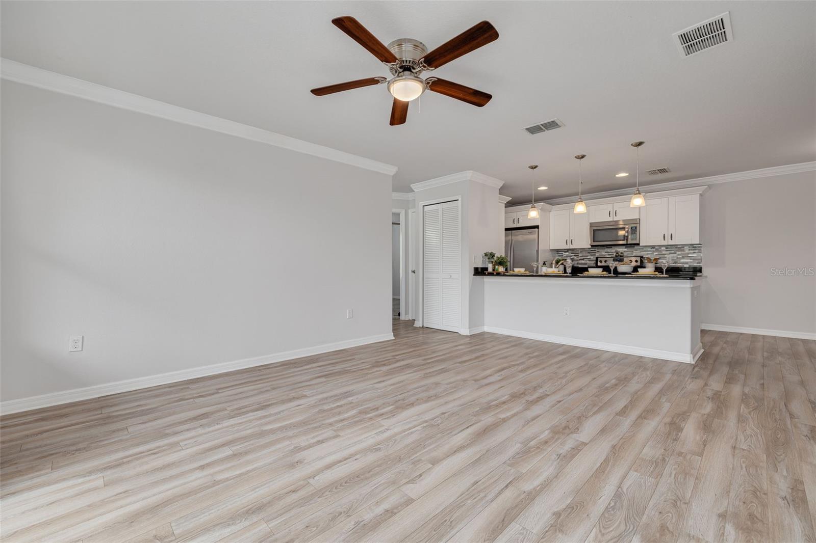 Image 15 of 68 For 5041 Royal Palms Way 203