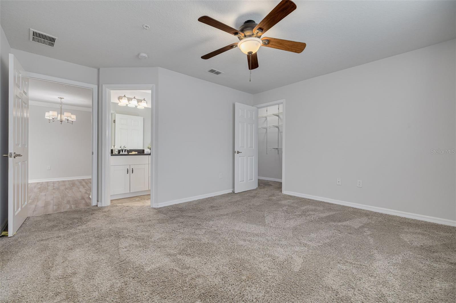 Image 19 of 68 For 5041 Royal Palms Way 203
