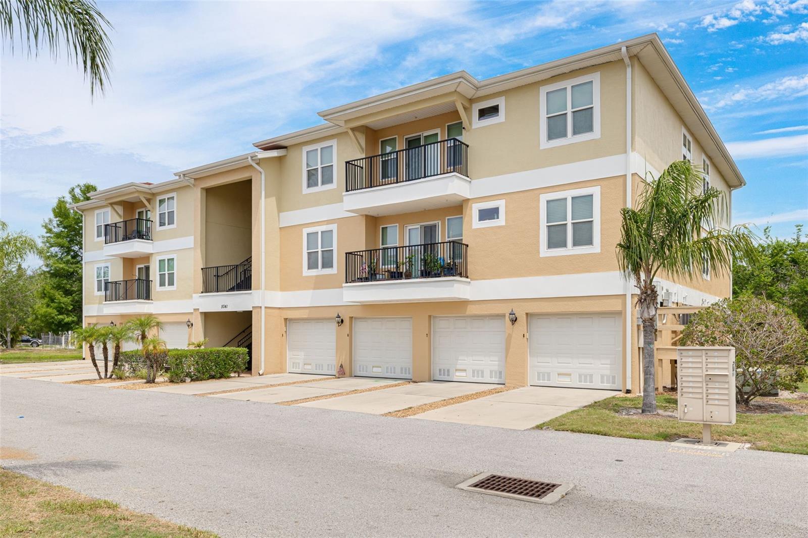 Image 2 of 68 For 5041 Royal Palms Way 203