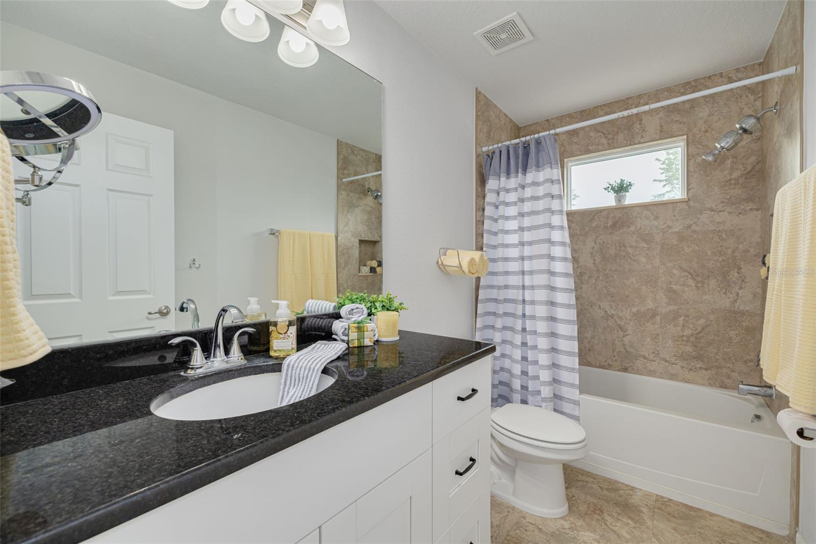 Image 24 of 68 For 5041 Royal Palms Way 203