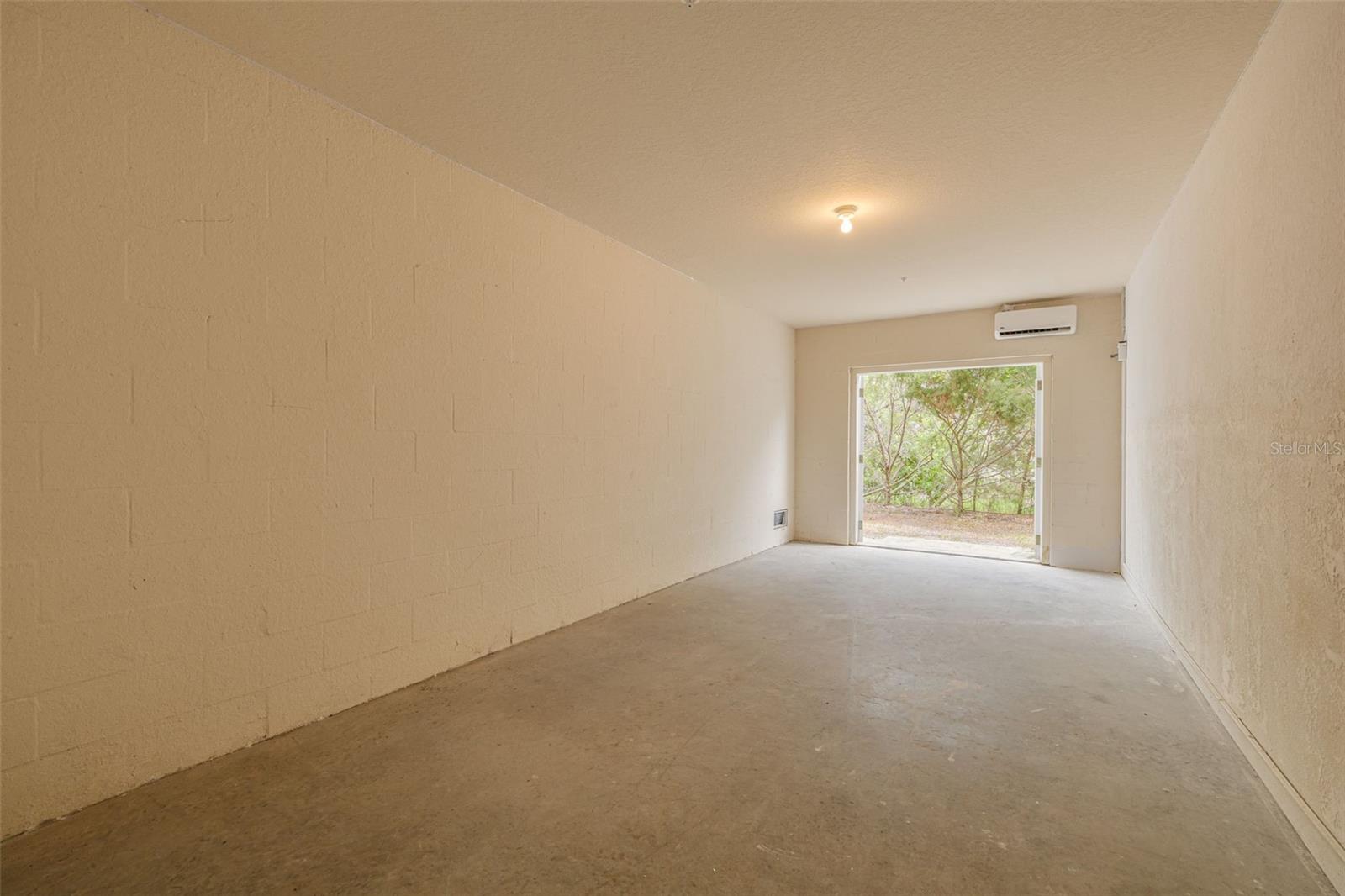 Image 28 of 68 For 5041 Royal Palms Way 203