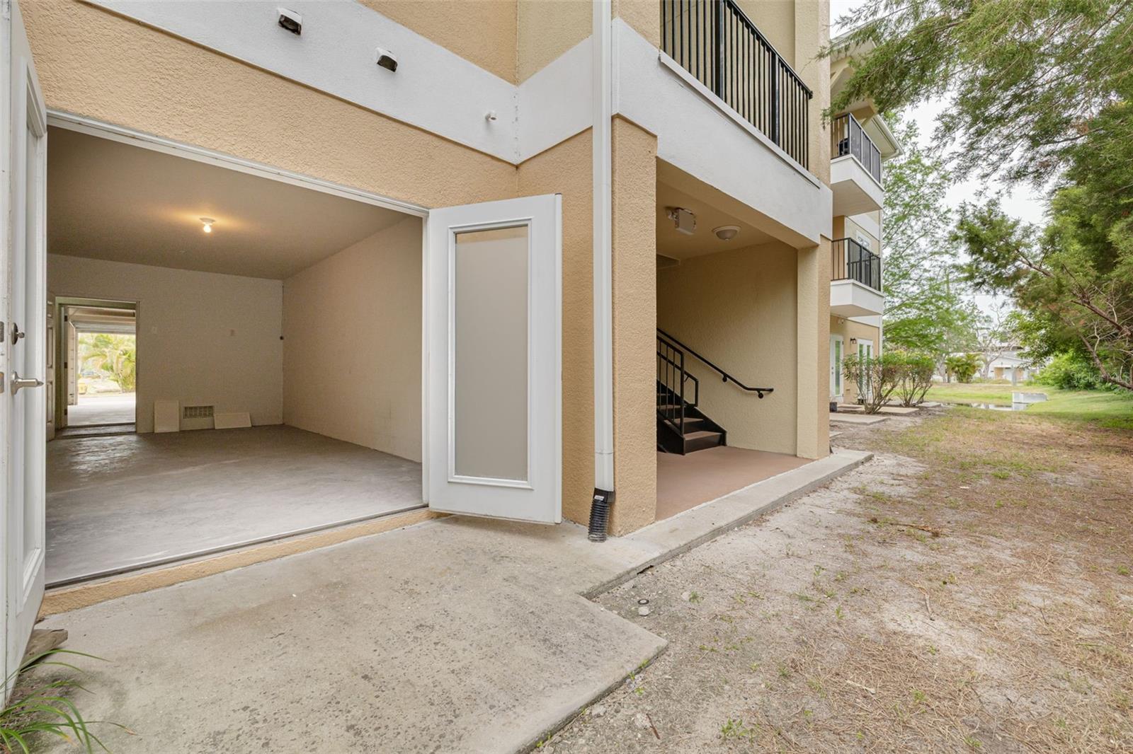 Image 29 of 68 For 5041 Royal Palms Way 203